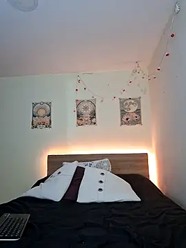 Juliietha servas online show from September 23, 1:04 am