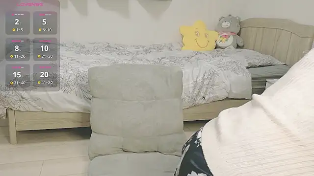 Snapshot of --mami-- chatting on October 15, 2:19 pm --mami-- online show from October 15, 2:19 pm