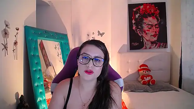 esmeraldaa230 online show from September 17, 8:18 pm