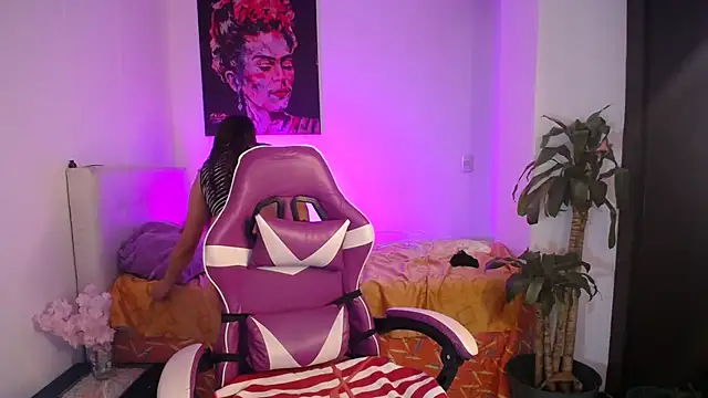 esmeraldaa230 online show from January 15, 7:31 pm