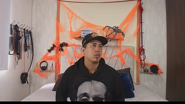 Liana Asaff online show from October 13, 6:10 pm