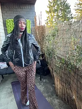 Shantel-Olivia online show from December 15, 8:41 am