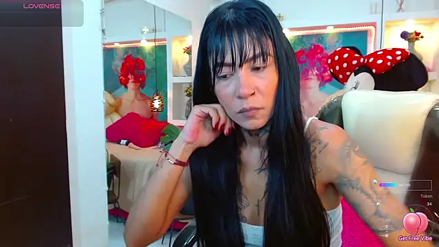 Snapshot of lorenapinto chatting on October 20, 12:19 pm lorenapinto online show from October 20, 12:19 pm