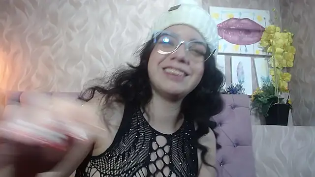 EmmaCowperr online show from January 10, 5:01 am