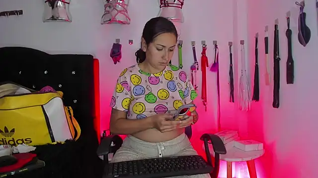 LucyStrike  online show from November 4, 10:48 pm