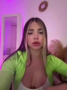 Ashleyjenner  online show from January 14, 1:43 am