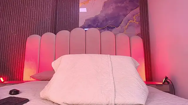 hot dione online show from January 13, 7:18 pm