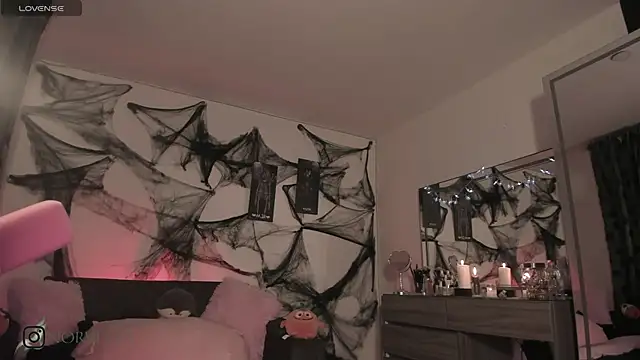 satanbabee online show from October 13, 12:24 am