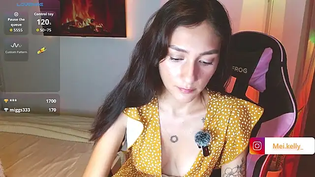 Snapshot of Mei_Kelly chatting on September 23, 2:43 am Mei Kelly online show from September 23, 2:43 am