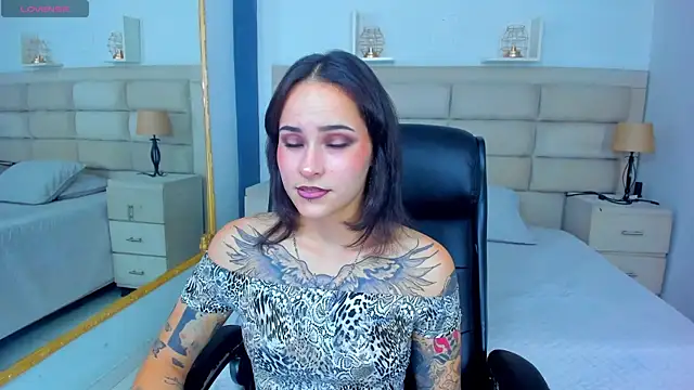 AnnyThompson  online show from October 4, 9:19 pm