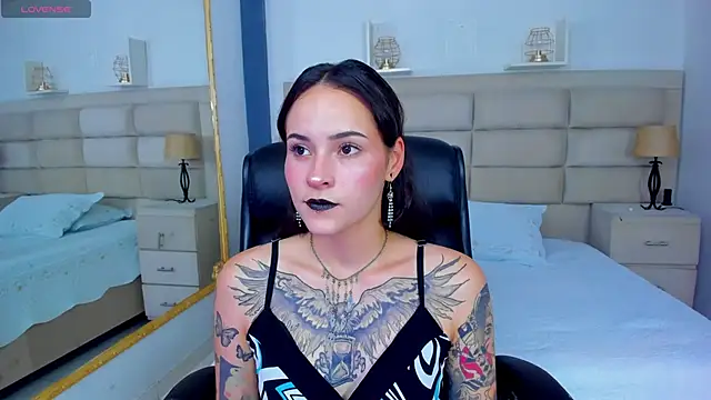 AnnyThompson  online show from October 2, 8:03 pm