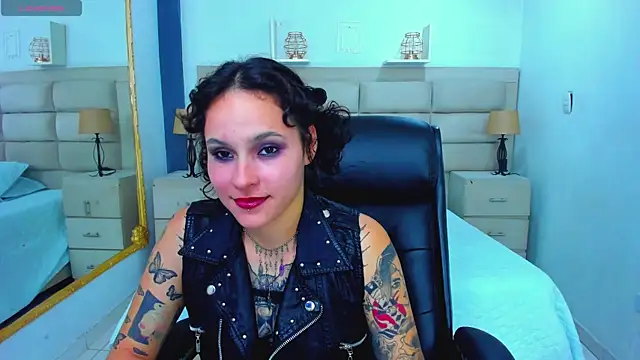 AnnyThompson  online show from September 19, 9:03 pm