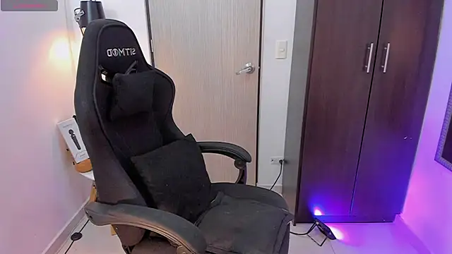 LouaneBourVip online show from November 7, 1:22 am