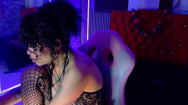 miahernadez303av online show from February 23, 7:08 am