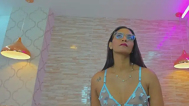 ZoeSmitth online show from February 5, 11:46 am