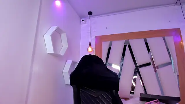 ary cooper  online show from December 5, 12:50 pm