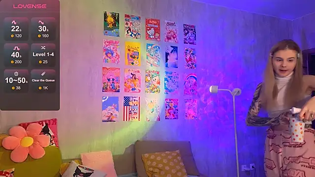 Britney Lynch online show from February 11, 8:10 pm