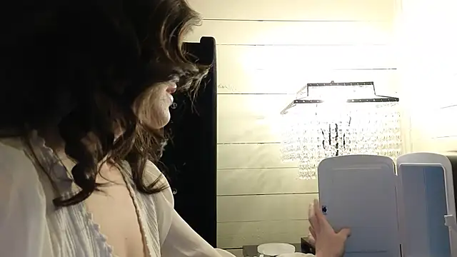 sexylilly69 online show from December 1, 3:32 am