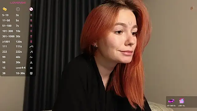 girl with snaketatto0 online show from February 1, 3:05 am