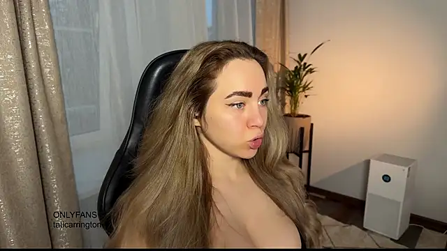 Snapshot of hotexclusive_ chatting on October 14, 3:42 am hotexclusive  online show from October 14, 3:42 am