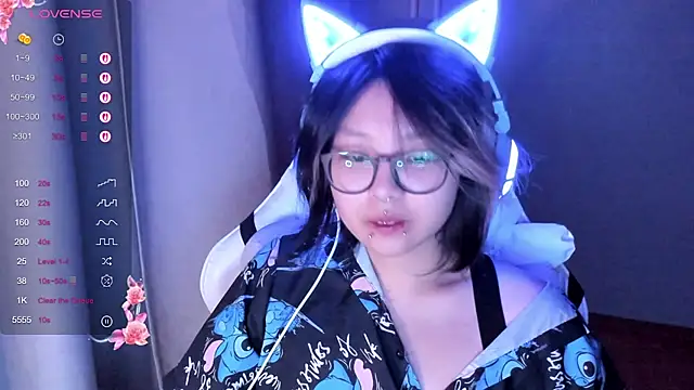 Snapshot of maydaykimmy chatting on October 28, 8:46 pm maydaykimmy online show from October 28, 8:46 pm