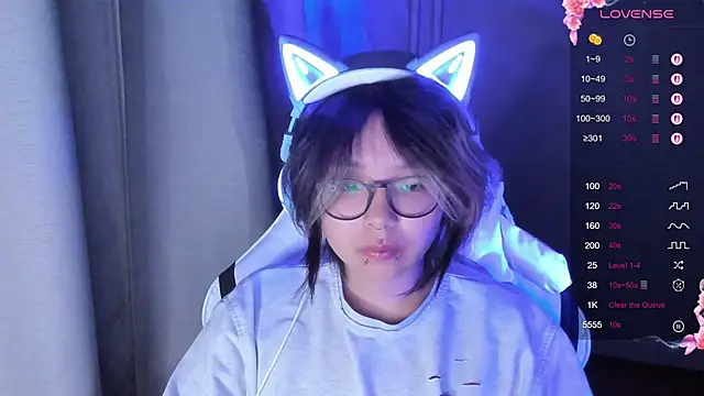 Snapshot of maydaykimmy chatting on September 20, 9:46 pm maydaykimmy online show from September 20, 9:46 pm