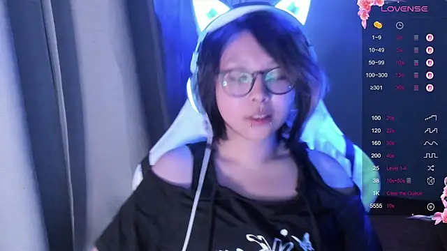 Snapshot of maydaykimmy chatting on September 28, 9:42 pm maydaykimmy online show from September 28, 9:42 pm