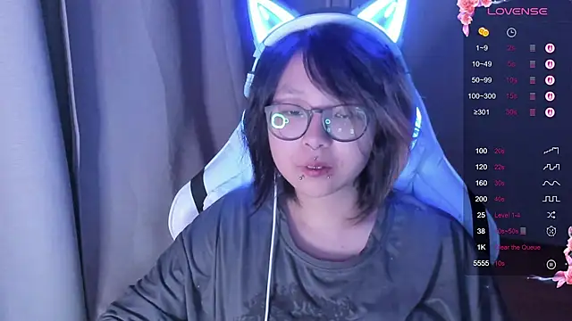 Snapshot of maydaykimmy chatting on October 19, 9:17 pm maydaykimmy online show from October 19, 9:17 pm