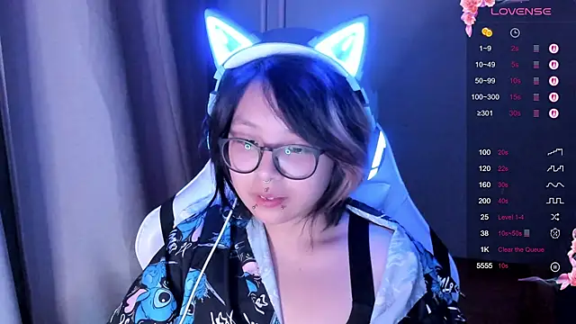 Snapshot of maydaykimmy chatting on October 18, 9:16 pm maydaykimmy online show from October 18, 9:16 pm