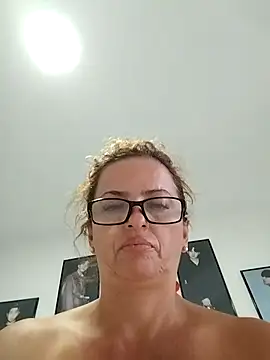 CioniWeiss online show from November 4, 8:36 pm