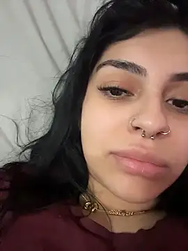 ThickerThanYoBitch online show from December 15, 6:07 am