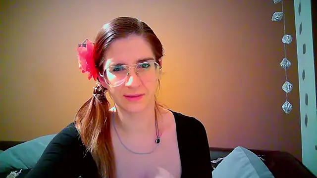 KayaRose online show from October 31, 9:19 pm