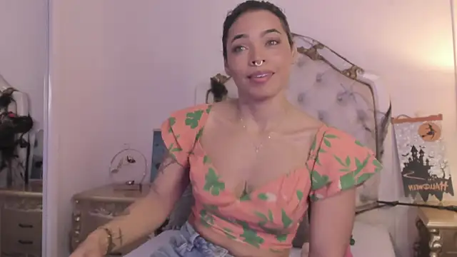 lexa 25  online show from October 30, 12:28 pm