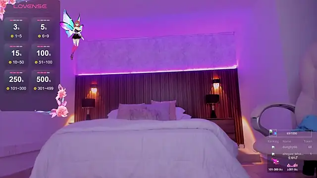 viiolet thomas online show from November 4, 8:03 pm