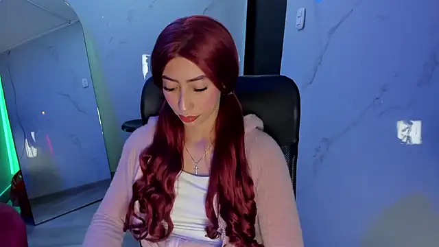 LilithCooperr  online show from October 18, 10:33 pm