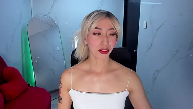 LilithCooperr  online show from September 15, 10:39 pm