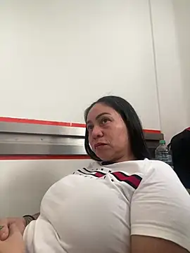 HealingHoney online show from April 15, 8:53 pm