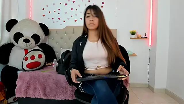 ameliefederline11 online show from February 25, 4:05 pm