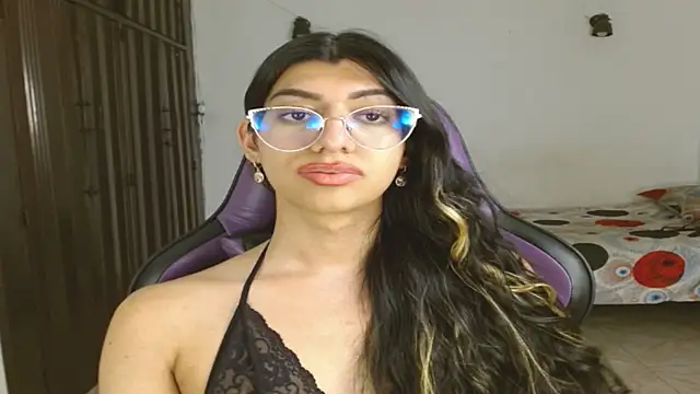 engielphoenis14 online show from September 22, 9:35 pm