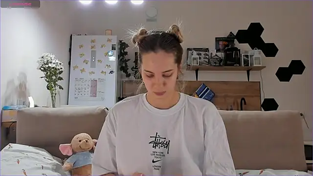 Girl alone home online show from October 29, 3:14 pm