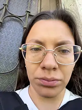 karlamorris  online show from February 9, 1:13 pm