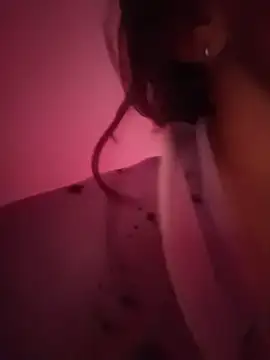 karlamorris  online show from January 10, 12:32 pm