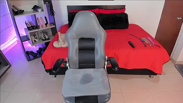 Veronica Jacobss online show from November 20, 7:15 pm