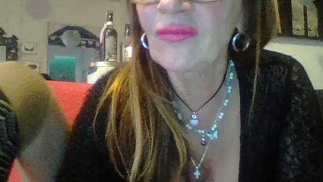 gildamilf online show from December 2, 1:46 pm