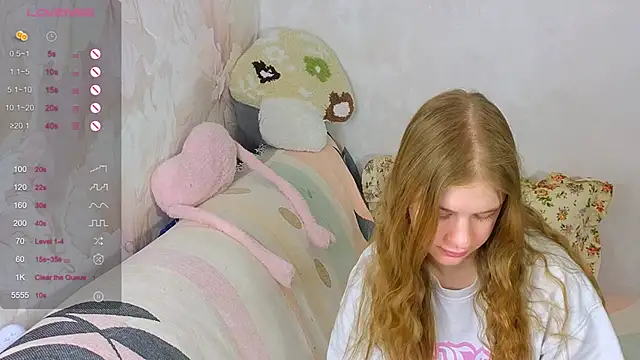 TrissMerigold9 online show from December 19, 8:39 am