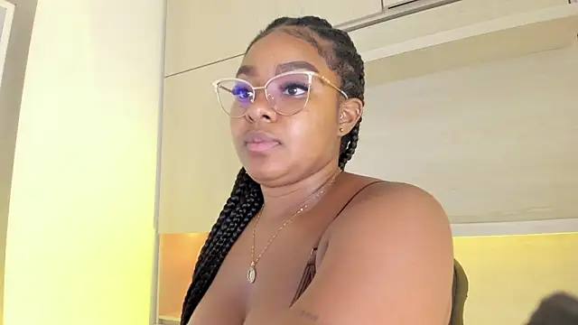 tamaraa smiith online show from October 24, 7:43 pm