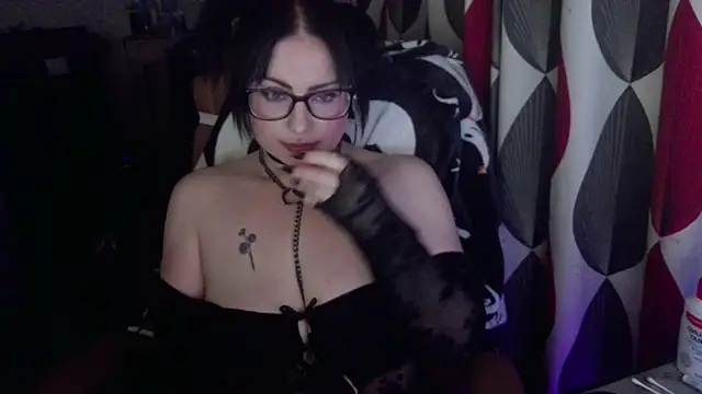 submissiveslut1996 online show from October 3, 11:32 pm