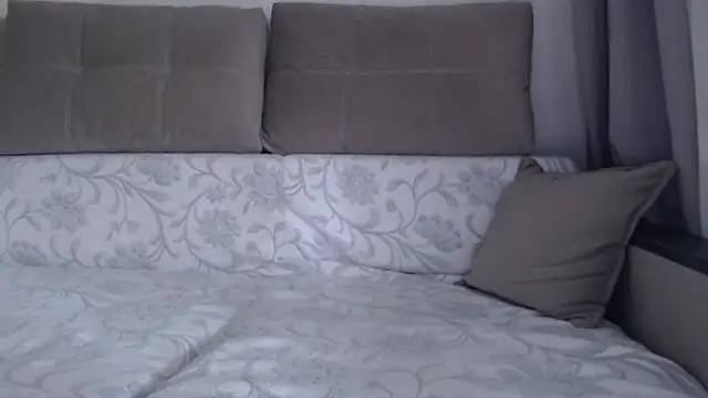  JustmeHere  online show from October 13, 9:34 am