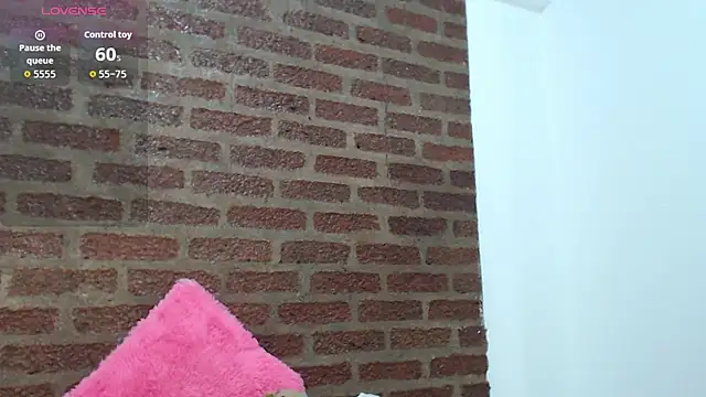 MeganColins1 online show from September 29, 9:20 pm