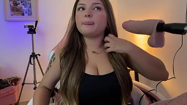 SweetPaige  online show from February 23, 8:08 pm